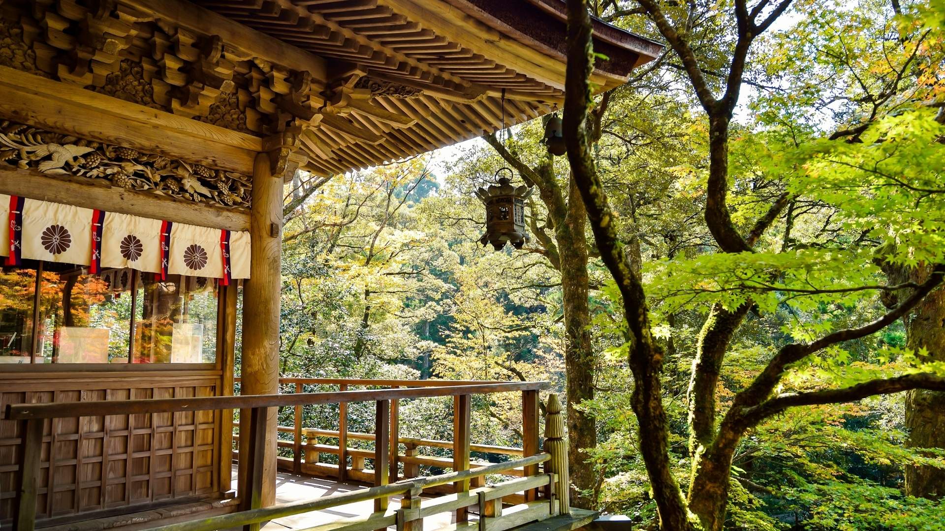 Temple traditionnel avec Mont Fuji au crépuscule Japon